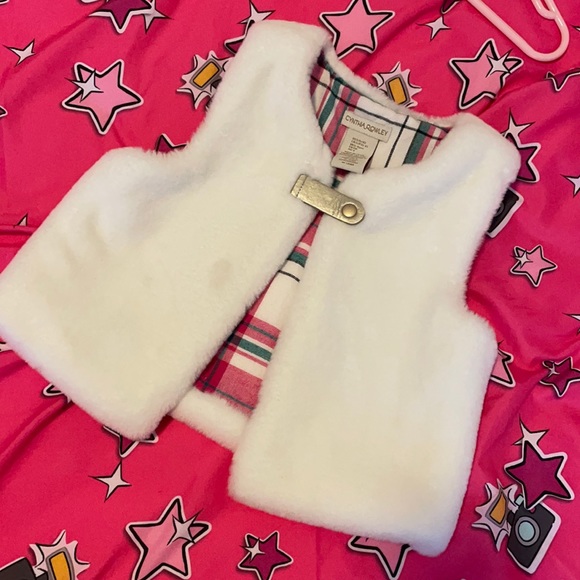 Faux fur vest with small imperfection but can easily be hand washed off. - Picture 1 of 3